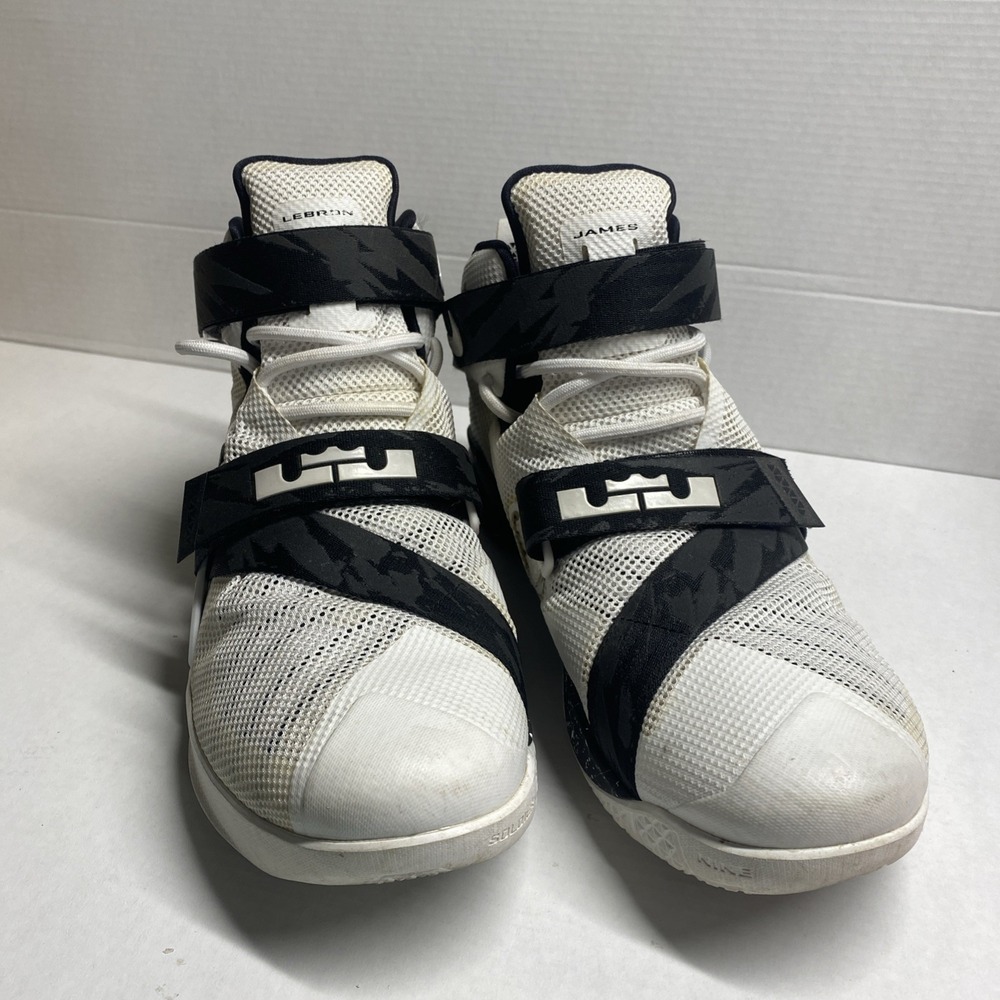 Nike LeBron Soldier 9 White Silver Black Basketball Shoes Size 12